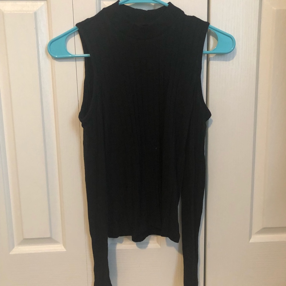 American Eagle cold shoulder long sleeve